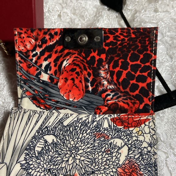 Salvatore Ferragamo Lioness Wallet - Picture 10 of 17